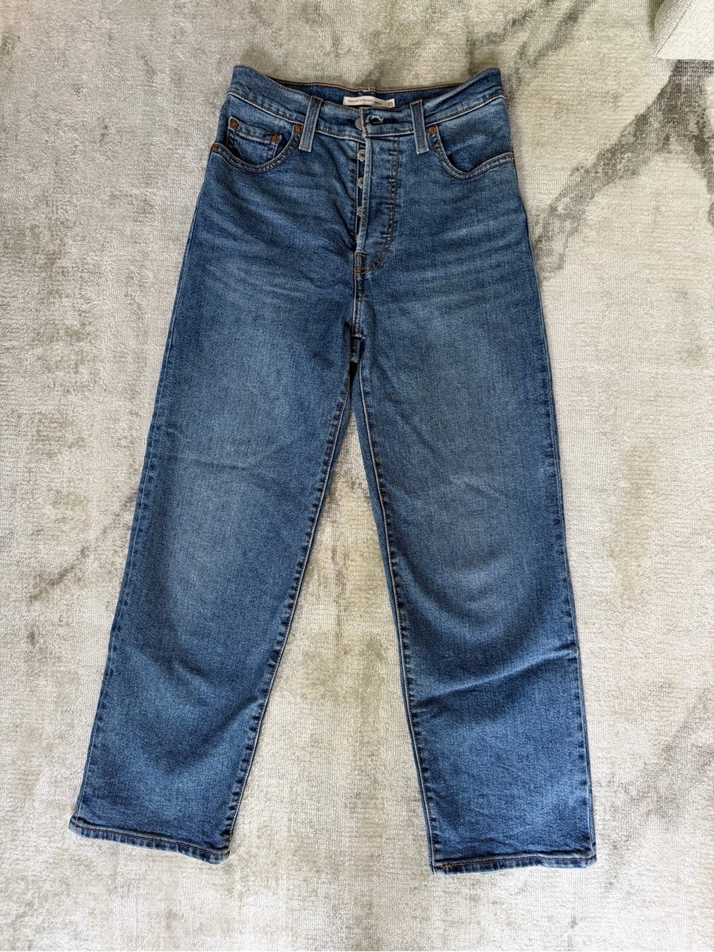 Levi's Women's Ankle Cropped Jeans in Blue Wash